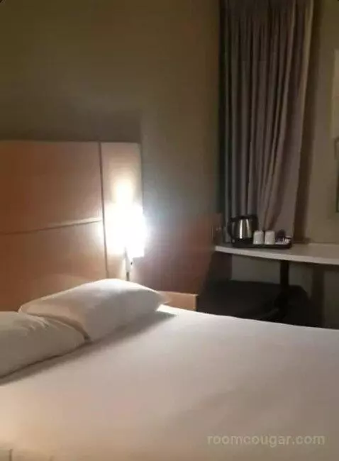 Double Room bed picture #1