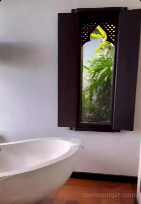Island Ocean Pool Villa King bathroom picture #7