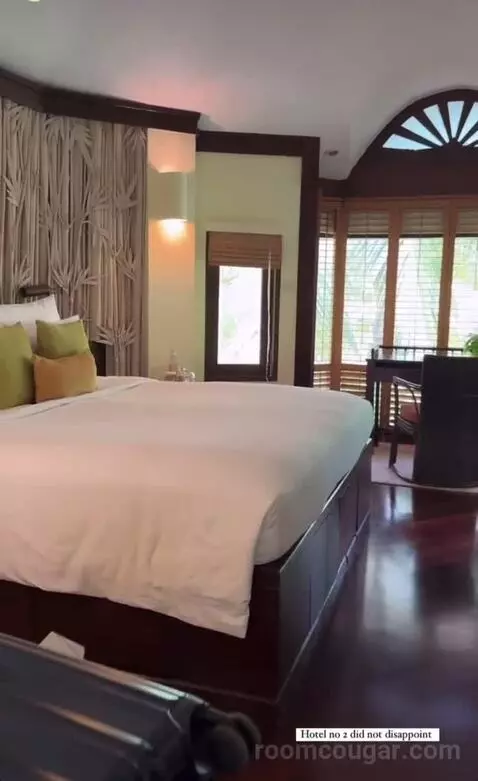 Deluxe Pavilion (90 Sqm, Two-Storey Building with Garden View) bed picture #1