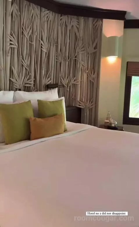 Deluxe Pavilion (90 Sqm, Two-Storey Building with Garden View) bed picture #9