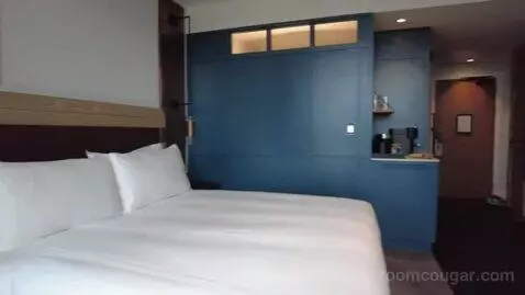 King Gantry Room bed picture #6