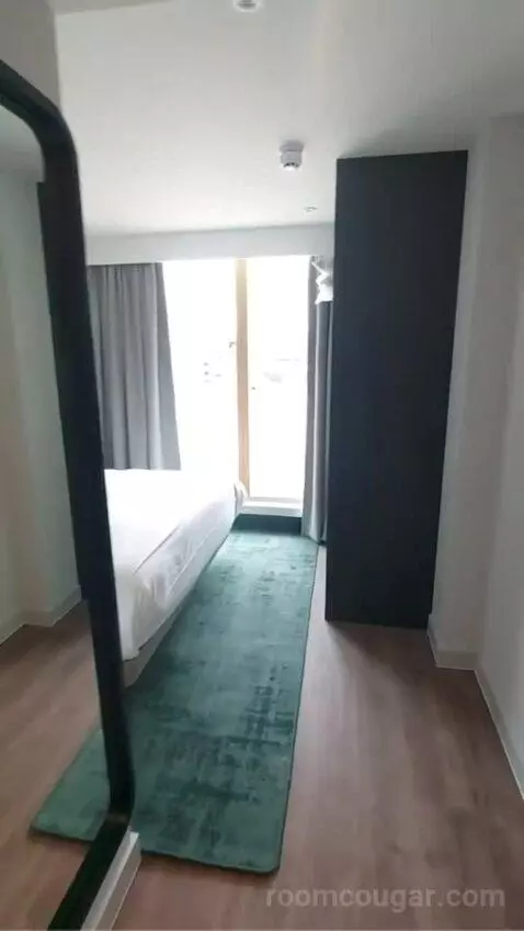 One-Bedroom Queen Suite with Sofa Bed bed picture #1