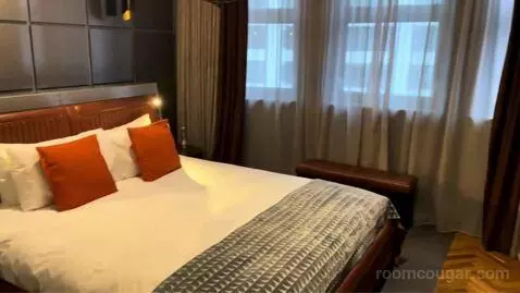 Signature Suite bed picture #6