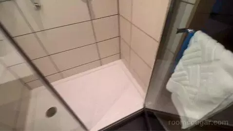 King Room bathroom picture #4