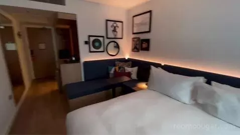 King Room bed picture #2