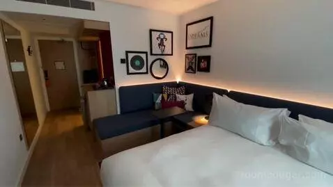 King Room bed picture #6