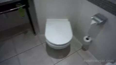 Queen Room bathroom picture #1