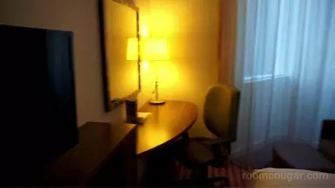 Queen Room bed picture #5