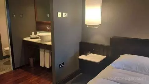 Collection Premium Room with City View bed picture #8