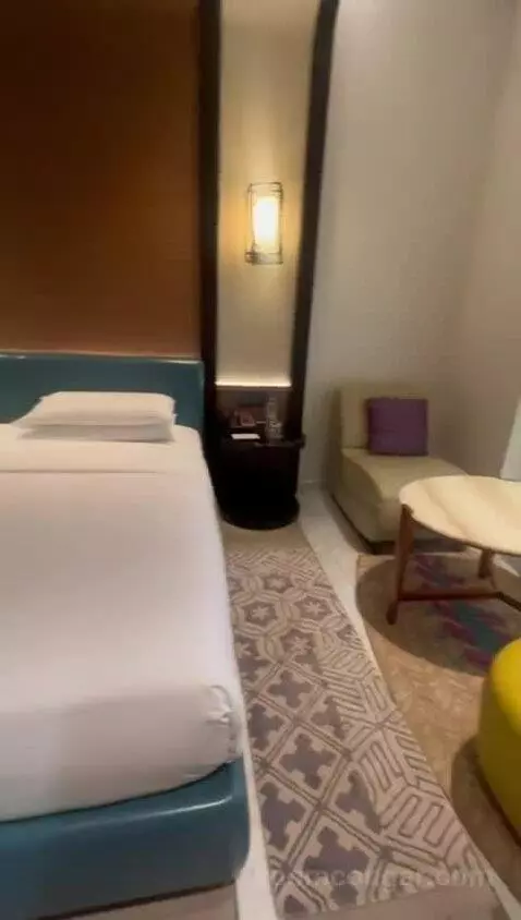Twin Room with Sea View bed picture #2