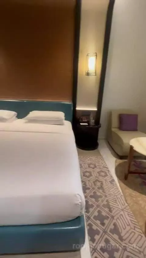 Twin Room with Sea View bed picture #4