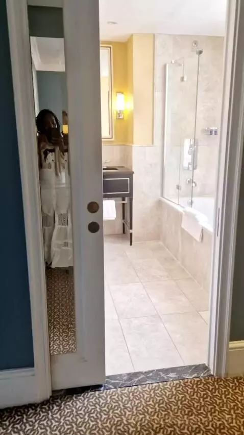Executive Double Room bathroom picture #1