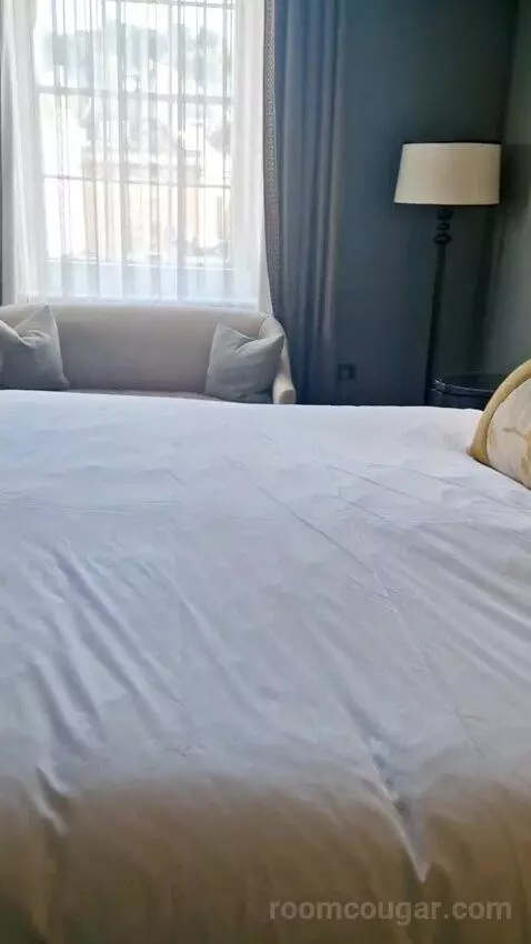 Executive Double Room bed picture #7
