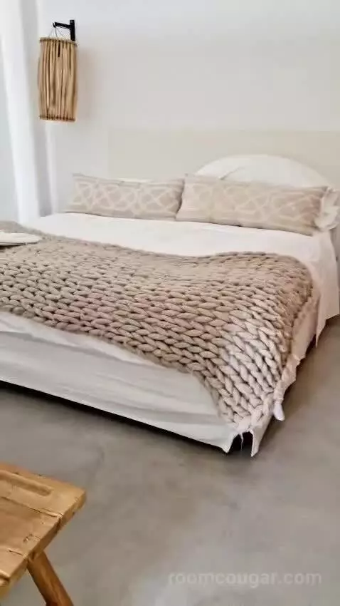 Junior Suite bed picture #5