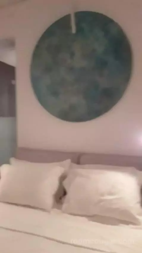 Suite bed picture #11