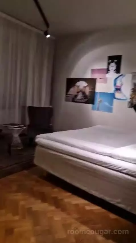 Deluxe Queen Room bed picture #1