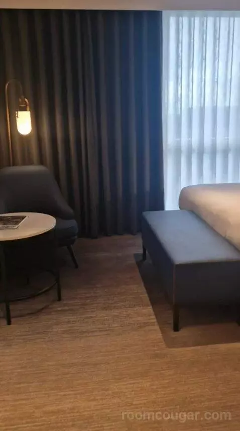 King Room with Cherry Park View bed picture #4
