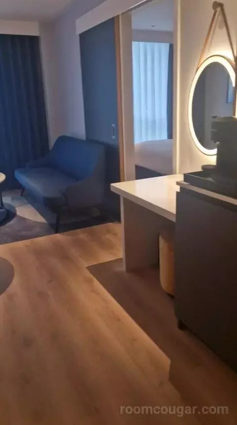 Suite bed picture #1
