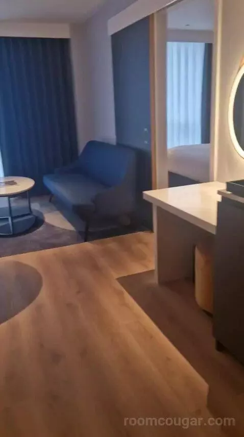 Suite bed picture #2