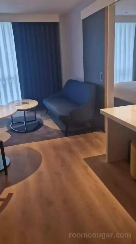Suite bed picture #3