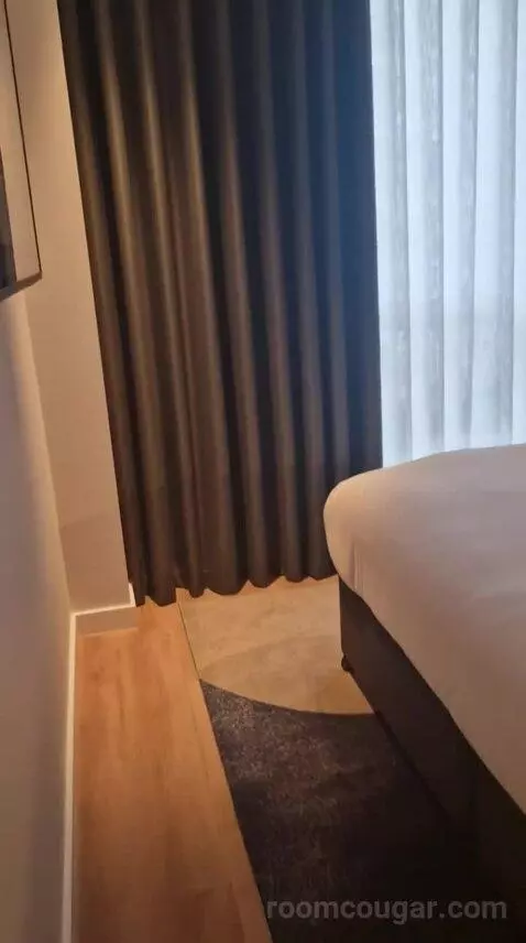 Suite bed picture #4