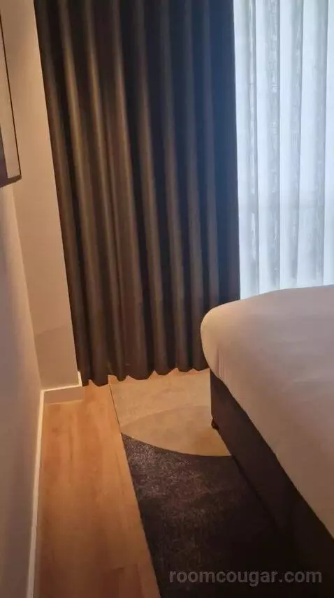 Suite bed picture #5