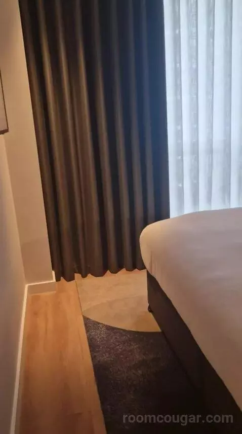 Suite bed picture #6
