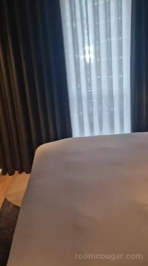 Suite bed picture #8