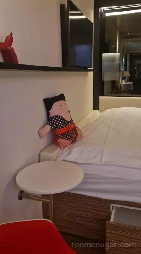 King Room bed picture #2