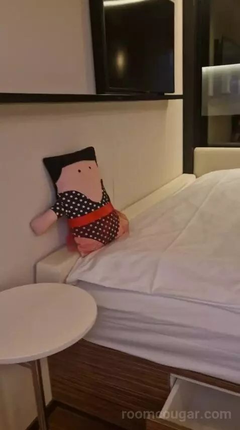 King Room bed picture #3