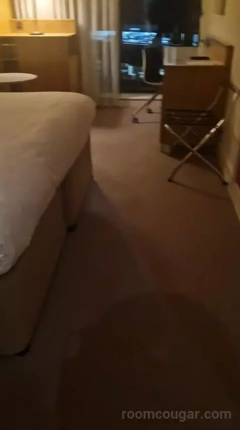 Queen Room bed picture #1