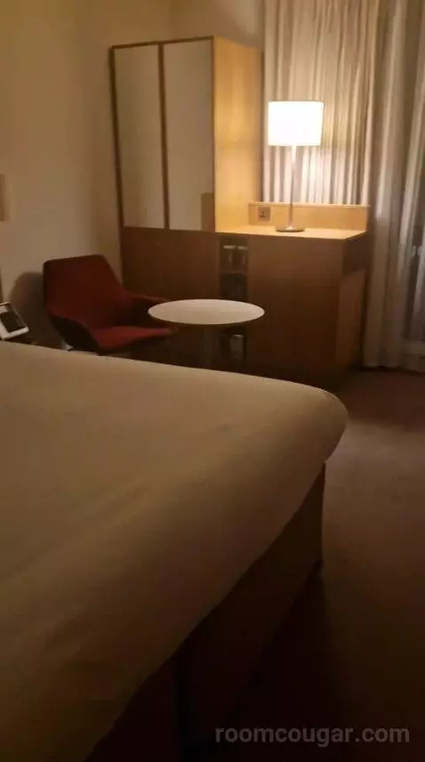 Queen Room bed picture #6