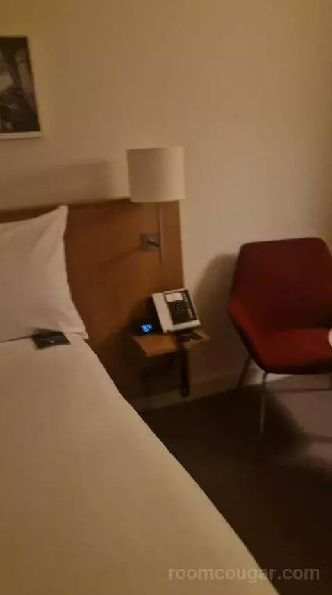 Queen Room bed picture #7
