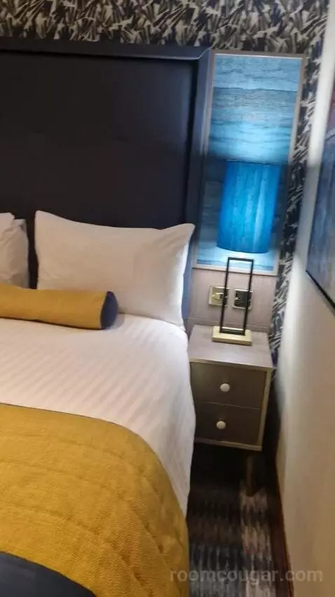 Superior Queen Room with Two Queen Beds picture #9