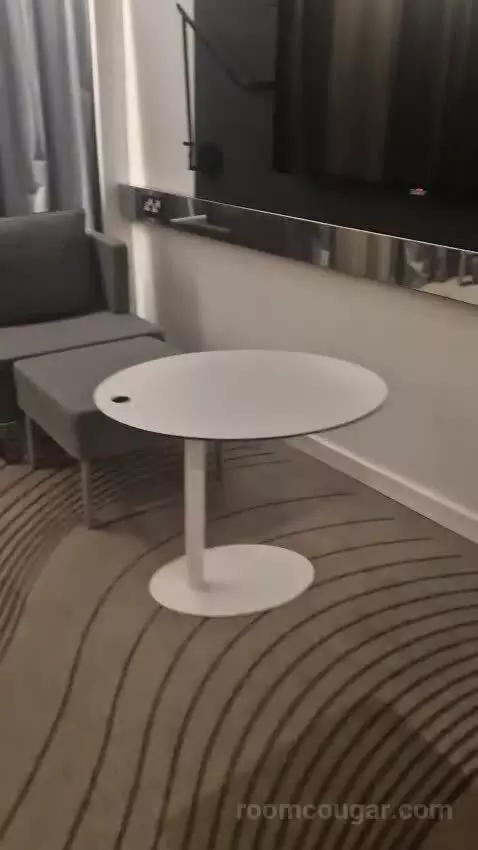 Executive Queen Room with Sofa Bed picture #3