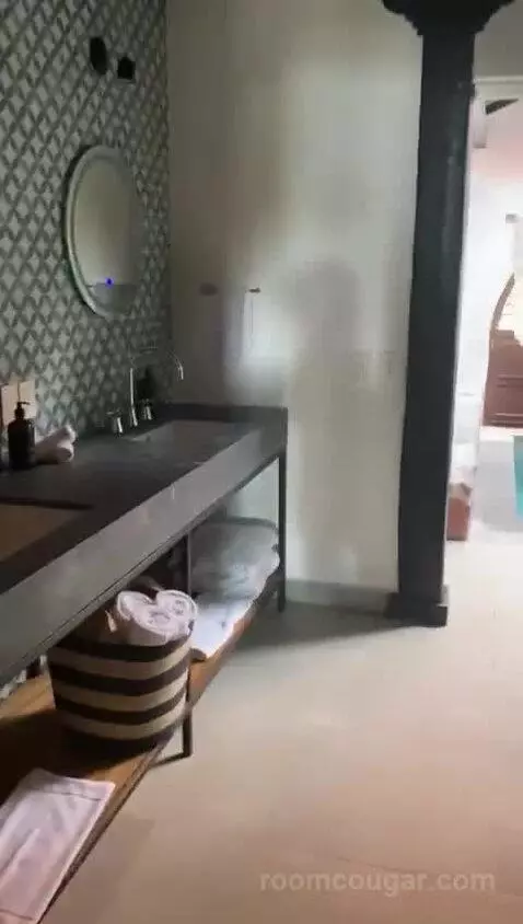Suite with Private Pool bathroom picture #4