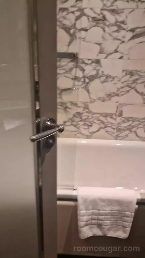Small Double Room bathroom picture #1