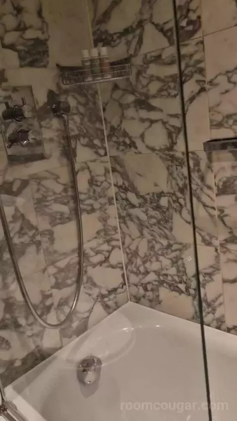 Small Double Room bathroom picture #8