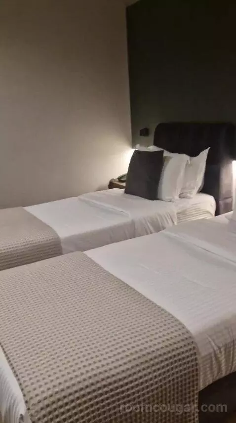Premium Room with Balcony (#407) bed picture #9