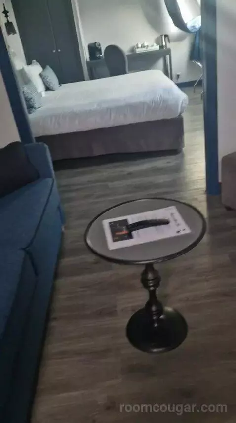 Suite (#604) bed picture #1