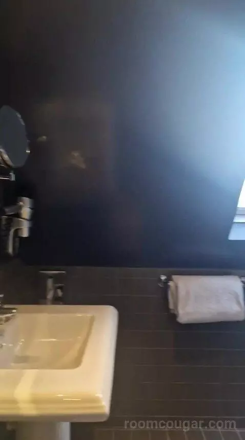 Suite (#604) bathroom picture #1