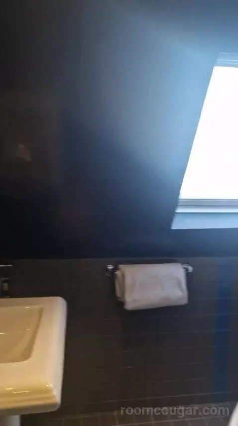 Suite (#604) bathroom picture #2