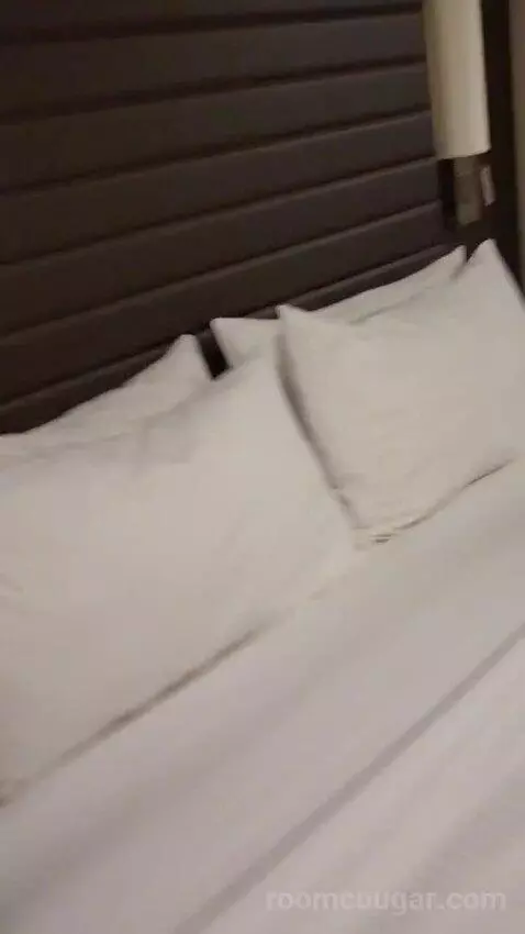 Balcony Cabin (#9192) bed picture #11