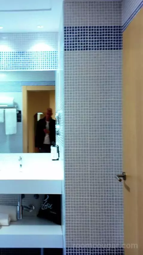 Standard (#509) bathroom picture #1
