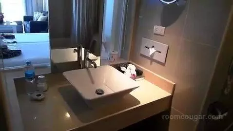Mini Suite Plus Sea View Twin Bed bathroom picture #10
