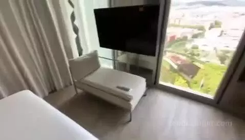 The Level Suite City View bed picture #4