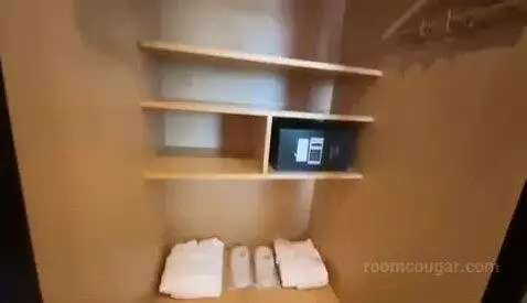 The Level Suite City View bed picture #10