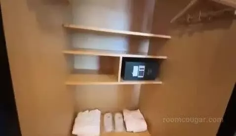 The Level Suite City View bed picture #11