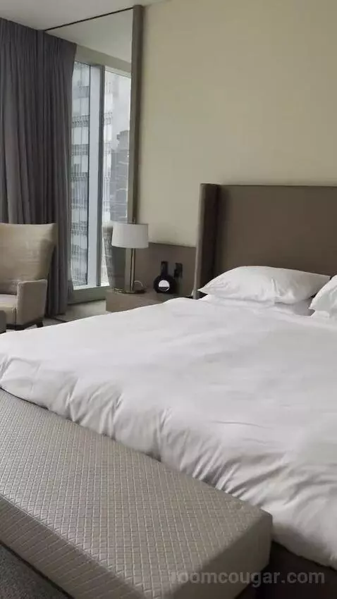 King Room with View bed picture #2