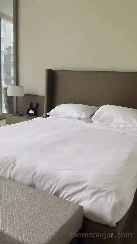 King Room with View bed picture #3